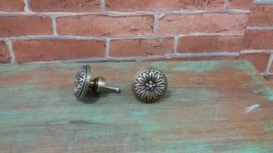 Brass Handle of Thailand Item code N.113 size wide 35 mm.high 26 mm. Brass Handle of Thailand Item code N.113 size wide 35 mm.high 26 mm.