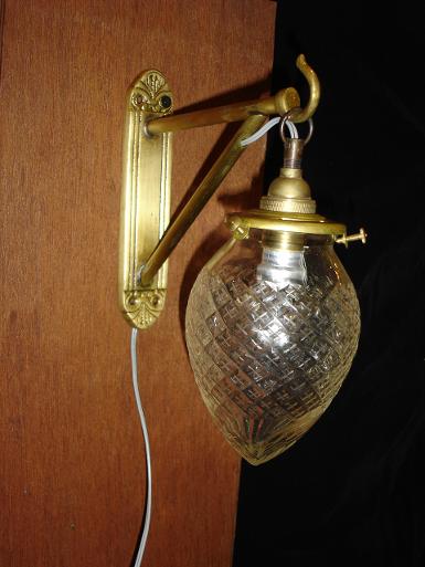 Brass wall lamp item code BWL18T size glass 3.5'' pipe 9 mm. Glass Brass wall lamp item code BWL18T size glass 3.5'' pipe 9 mm. Glass