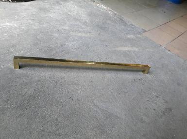 Brass door handle square design Item Code C025MP size long 60 cm. Wide 19 mm. Brass door handle square design Item Code C025MP size long 60 cm. Wide 19 mm.