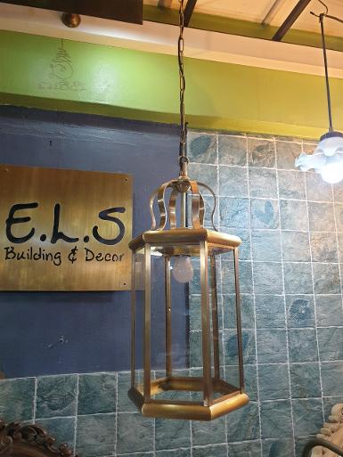 Hanging lamp brass with normal glass .Item Code HGLJ25G size 25 x 52 cm L total 1 M. Hanging lamp brass with normal glass .Item Code HGLJ25G size 25 x 52 cm L total 1 M.