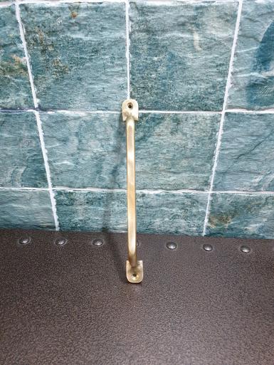 Brass handle of Thailand Item Code CMR212 size long 212 mm high 35mm. wide 19 mm.body9mm Brass handle of Thailand Item Code CMR212 size long 212 mm high 35mm. wide 19 mm.body9mm