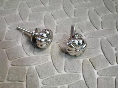 Brass pull in nickle color finishes Item Code N.218S size wide 38 mm. high 36 mm. Brass pull in nickle color finishes Item Code N.218S size wide 38 mm. high 36 mm.