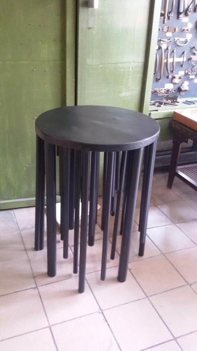 Iron round table Item Code MAKKHA01A size Dimension 48 cm. high 65 cm. Iron round table Item Code MAKKHA01A size Dimension 48 cm. high 65 cm.