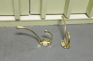 Brass hook Code.A19TH L_160 mm wide 45 mm. Brass hook Code.A19TH L_160 mm wide 45 mm.