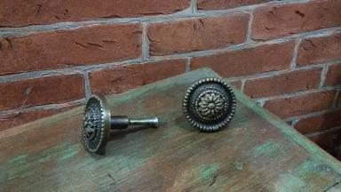 Brass Handle Item Code N.209 size wide 33 mm. Brass Handle Item Code N.209 size wide 33 mm.