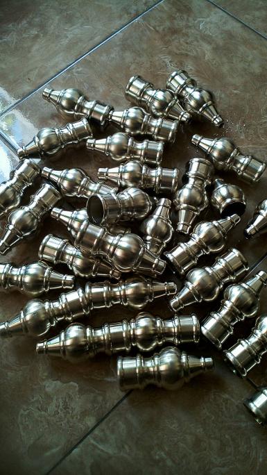 Brass curtain head Item Code CTAC.70 size Dia : 44 mm.long 97 mm. Brass curtain head Item Code CTAC.70 size Dia : 44 mm.long 97 mm.