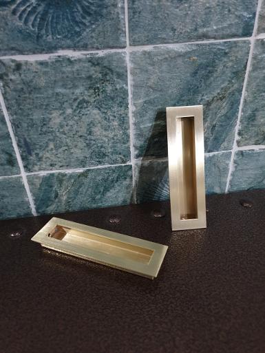 Brass pull handle Item Code J014G size long 120 mm wide 35 mm. Brass pull handle Item Code J014G size long 120 mm wide 35 mm.