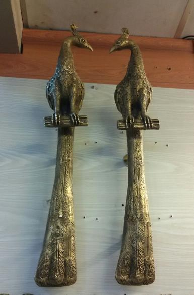 Peacock brass door handle price/each Item Code BH01A size long 74 cm. Peacock brass door handle price/each Item Code BH01A size long 74 cm.
