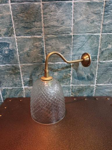 Wall Lamp brass with cut glass Item Code WLZ001 size base 56 mm . glass wide 130 mm high 140 mm. Wall Lamp brass with cut glass Item Code WLZ001 size base 56 mm . glass wide 130 mm high 140 mm.