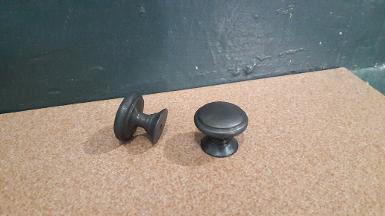 Brass knob item code N053BB size wide 32 mm.high 25 mm. Base 24 mm. Brass knob item code N053BB size wide 32 mm.high 25 mm. Base 24 mm.