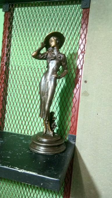 Brass statue Lady fashion Item Code LADY S18C size high 305 mm. base 105 mm. Brass statue Lady fashion Item Code LADY S18C size high 305 mm. base 105 mm.