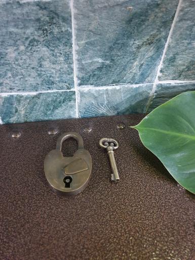 Key brass Item Code X.033A size wide 56 mm.long 91 mm Key brass Item Code X.033A size wide 56 mm.long 91 mm