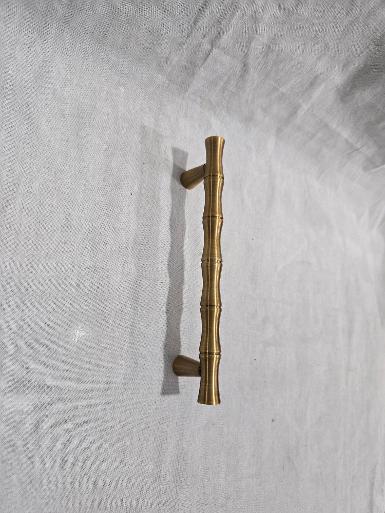 ฺBamboo brass handle Item Code BB019 size long 190 mm. D: 15 mm. high total 40 mm. ฺBamboo brass handle Item Code BB019 size long 190 mm. D: 15 mm. high total 40 mm.