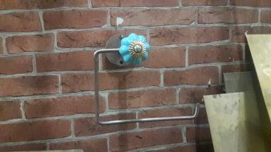 Toilet paper hook brass with wood Item code HOOK01G size deep 8.5 cm.long 14 cm. Toilet paper hook brass with wood Item code HOOK01G size deep 8.5 cm.long 14 cm.