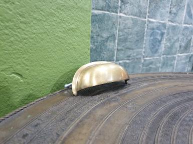 Brass pull handle Item Code I.016 size Long 98 mm.wide 35 mm. Brass pull handle Item Code I.016 size Long 98 mm.wide 35 mm.