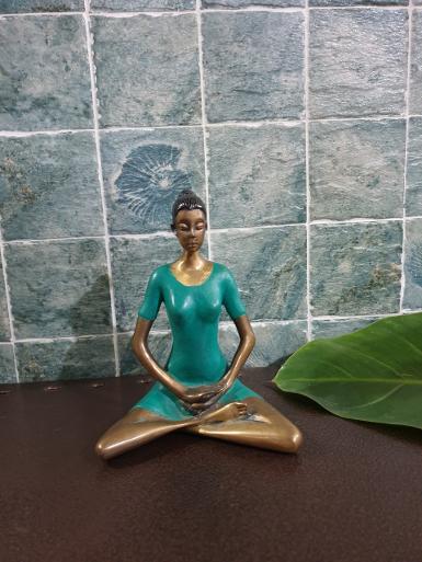 Lady brass statue Item Code LADY YO 01 size 155 mm. high 200 mm. Lady brass statue Item Code LADY YO 01 size 155 mm. high 200 mm.