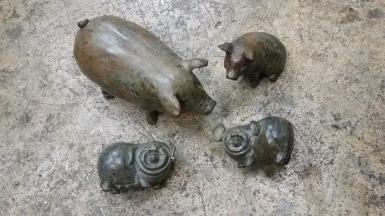 Family pigs brass Item Code FML18 price per set Family pigs brass Item Code FML18 price per set