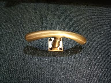 Brass handle Item Code KS.108A size plate 30 x 30 mm.high 35 mm.long 115 mm. Brass handle Item Code KS.108A size plate 30 x 30 mm.high 35 mm.long 115 mm.