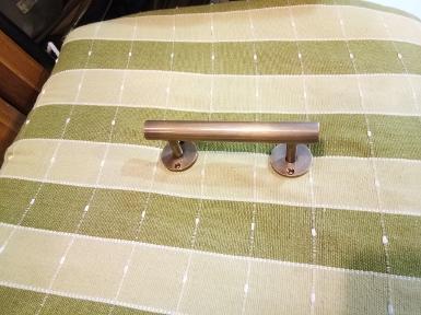 Brass handle Item Code ACMR18A size long 150 mm. high 40 mm. diameter 19 mm. Brass handle Item Code ACMR18A size long 150 mm. high 40 mm. diameter 19 mm.