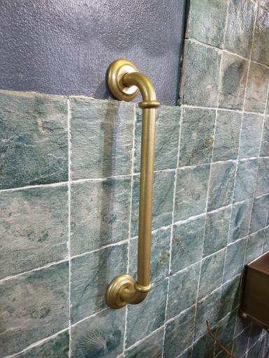 Brass Door Handle Item Code ACMR63 size long 400 mm base 50 mm.pipe 18 mm. Brass Door Handle Item Code ACMR63 size long 400 mm base 50 mm.pipe 18 mm.