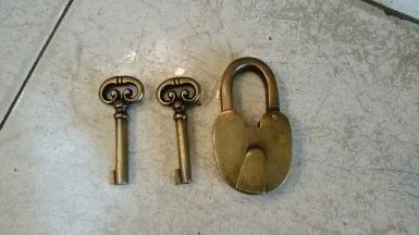 ฺBrass key Item code X.033 size 93 x 55 mm. ฺBrass key Item code X.033 size 93 x 55 mm.