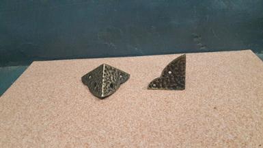 Brass corner item code T.023 size 38 x 38 mm. Brass corner item code T.023 size 38 x 38 mm.