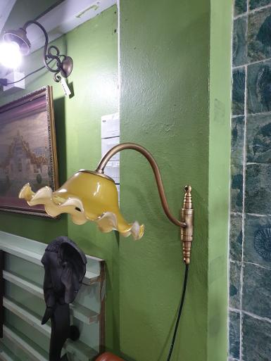 Wall lamp Item code BWLTU8 size glass wide 19 cm. pipe 12 mm. Wall lamp Item code BWLTU8 size glass wide 19 cm. pipe 12 mm.