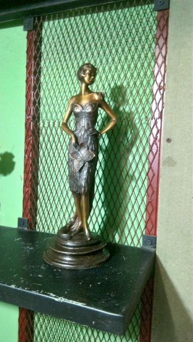 Brass statue Lady fashion Item Code LADY S18B size high 305 mm. base 105 mm. Brass statue Lady fashion Item Code LADY S18B size high 305 mm. base 105 mm.
