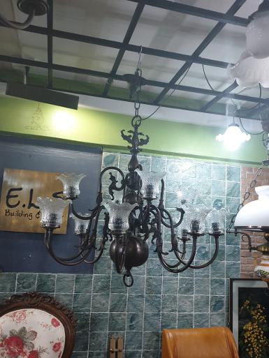 Antique lamp brass 12 arm with new shades Item Code ATL012 size wide 87 cm high 90 cm. Antique lamp brass 12 arm with new shades Item Code ATL012 size wide 87 cm high 90 cm.