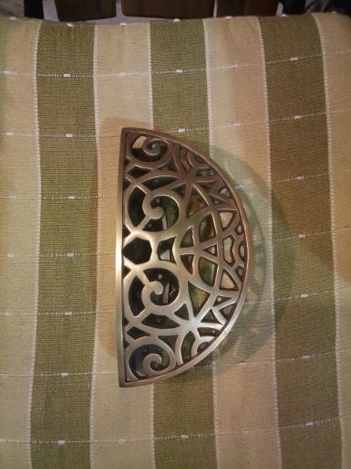 Brass door handle Item Code AC.068A size wide 103 mm high 45 mm. Brass door handle Item Code AC.068A size wide 103 mm high 45 mm.